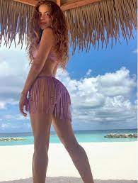 Shakira muy sexy en bikini y al natural | People en Español