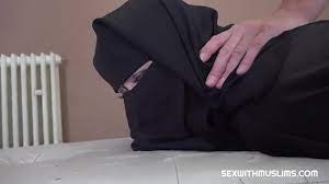 hot sexy muslim babe in niqab - XNXX.COM