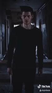 Who would ever refuse his romantic gestures :o. Klaus Mikaelson Video In 2020 Vampire Diaries Guys Klaus From Vampire Diaries Vampire Diaries Funny