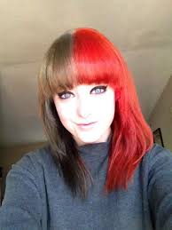 This color, no matter what chop it pairs with, is this half red half black is a fun color, and perfect for women who can't decide on which shade they want more. New Hair Half Black Half Red Best Hair Dye Red Scene Hair Hair Color Underneath