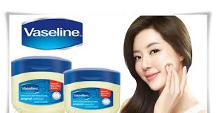 Sáp dưỡng ẩm Vaseline tuyệt chiêu cho làn da căng mọng - MUC Women