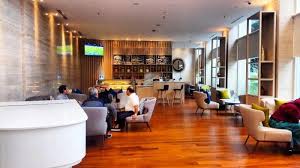 Selain kayu, lantai jenis ini adalah pilihan yang sangat terlihat estetik dan elegan. 4 Kelebihan Yang Ditawarkan Momo Cafe Resto Mewah Di Bandung Berkonsep Casual Dining Tribun Jabar