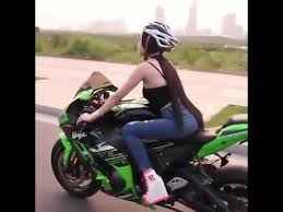 Nah, tabiat yang unik ini makin rame nih kalau mereka bawa saat mengendarai motor di jalan raya. Wow Cewek Sexy Naik Ninja Youtube