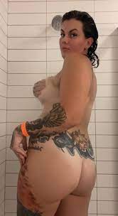 Nude tattooed milf
