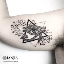 Los tatuajes egipcios son algunos de los diseños más atractivos que podemos encontrar hoy en día, dado su misticismo y múltiples significados, sobre todo relacionados con deidades de esta cultura. Has Pensado En Tatuarte Un Dios Egipcio Tatuajes Logia Barcelona