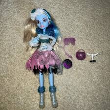 this is abbey ghouls rule she s only