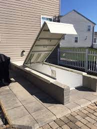 Outdoor Stairwell Cover Lucigold