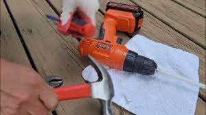 Know How | How To Remove Drills Bit Black and Decker - YouTube
