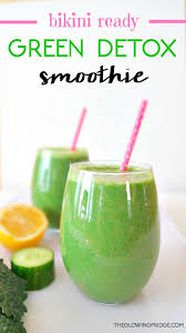 ready green detox smoothie vegan with cleansing de bloating