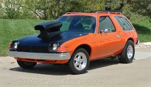 When the amc pacer came out in 1975 it was the toast of the automotive press, which called it futuristic, bold and unique. This 1977 Amc Pacer Wants Your Mom S Number