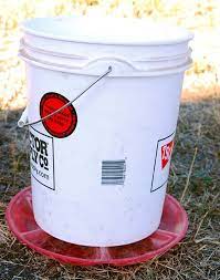 16 diy 5 gallon bucket en feeder ideas