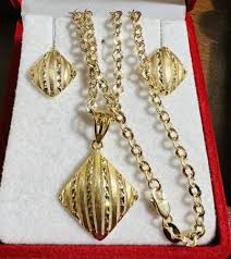 18k gold sets in dubai detector