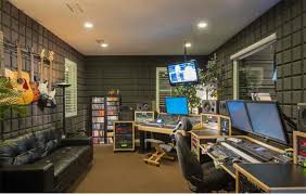 Minimal home music studios and minimal recording studio ideas to inspire those of us who prefer the 'less is more' approach when it comes to music studio design. 15 Design Ideas For Home Music Rooms And Studios Home Design Lover
