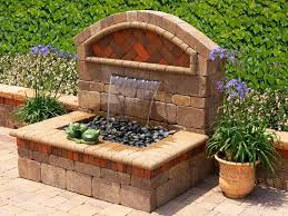 15 Outdoor Wall Fountain Designs To