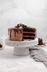 chocolate cake with cream cheese