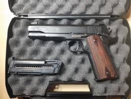 For the belgian bread roll, see pistolet (bread). Pistolet Sig Sauer 1911 Cal 22 Lr Occasion