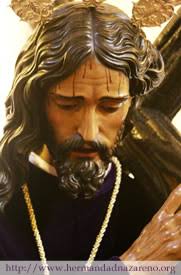 ... escultor que la imagen, Antonio Illanes Rodríguez. Desde el año 2006 porta una cruz tallada por D. Enrique Lobo, en imitación a la tallada por Illanes. - nazareno_rostro