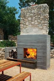 7 Modern Outdoor Fireplaces We Love
