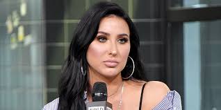 jaclyn hill announces she wants to quit
