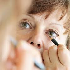 4 makeup trends women over 40 should
