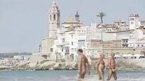Nudistas y Ayuntamiento, enfrentados en Sitges | Sociedad | EL PAÍS
