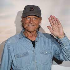 Find the perfect terence hill stock photos and editorial news pictures from getty images. Terence Hill Darum Spricht Er So Gut Deutsch