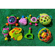 Bộ đồ chơi xúc xắc bằng nhựa loại 1 cho bé từ 5 tháng đến 3 tuổi - Lục lạc
