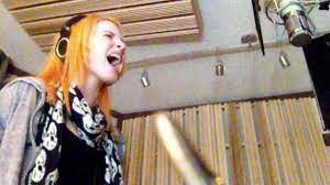 hayley williams of paramore singing