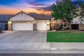 homes with pool in hanford ca