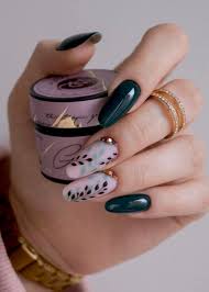 28 gorgeous emerald green nails you ll