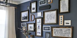Picture walls are a popular way to display family portraits, artwork or memories. Remodelaholic 3 Diy Rustic Frames