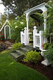 Lush Hillside Retreat Garden Design