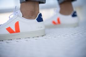 Veja has a vision that proposes cultural change and they pride themselves on making sneakers differently. Veja Campo Easy Extra White Fluo Orange Cp052195b