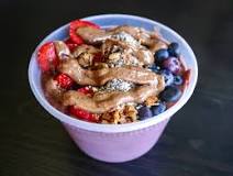 What is the difference between an acai bowl and a smoothie bowl?