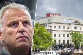 Het publiek kan aanstaande woensdag in koninklijk theater carré in amsterdam afscheid nemen van misdaadjournalist peter r. J521plalq2bm M