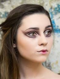saragriffinmua female makeup artist
