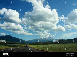 Mount shasta hi-res stock photography and images - Page 3 - Alamy