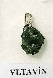 Přírodní vltavín, stříbrný přívěsek, 4,50 g. Vltavin Privesek Mensi Galaxie Kamenu