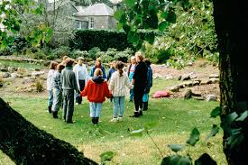 Resultado de imagen de imágenes de solidaridad y apoyo mutuo