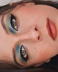 11 blue eyeshadow looks how to wear