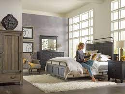 The footboard is gently bowed for an added style flourish. Kincaid Furniture Mill House 4pc Folsom Metal Bedroom Set In Anvil