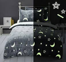 dark duvet cover and pillowcase bedding