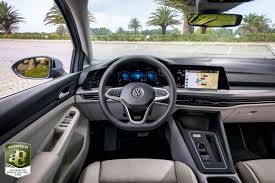 An introduction to the 2016 vw infotainment system in 10 minutes. The New Instruments And Online Infotainment Systems Merge At The Same Level To Form A Digital Cockpit Individual Areas Fe Volkswagen Volkswagen Golf Vw Golf 8