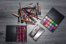 handy dandy makeup artist kit checklist