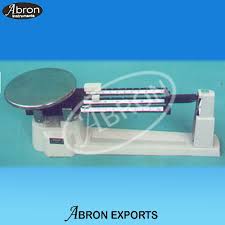 triple beam balance 610 gm ac 261