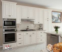 Kitchen With Crown Molding