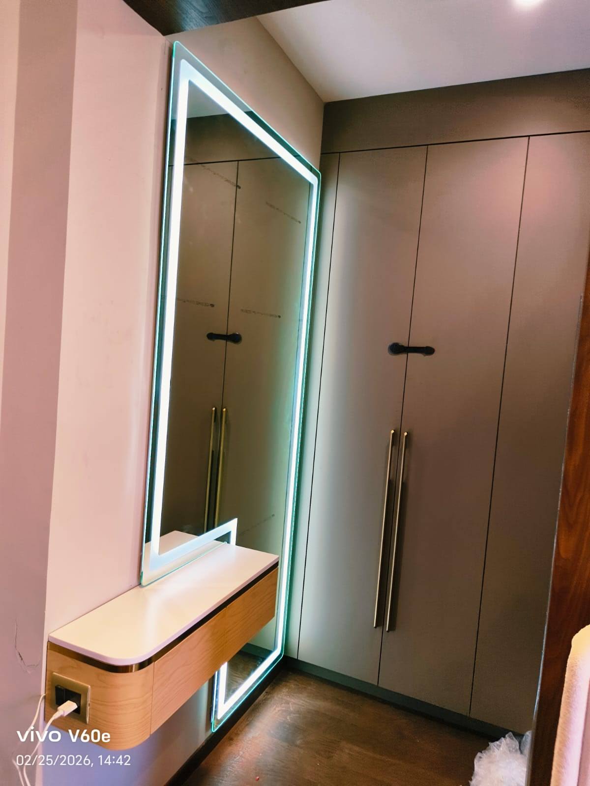 Custom Design LED Mirrors | KGN Glass House (Chanda Nagar) product image