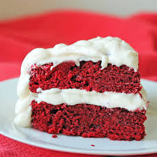 Kakao ve kırmızı gıda boyasıyla rengi kırmızıdan bordoya çalan bir kek harcı hazırlıyoruz. Resepi Kek Red Velvet Yang Mudah Kota Joglo