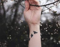 Татуировки для девушек на руке и их значение