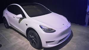 Feb 03, 2021 · if you decide to take a chance on the 2021 tesla model y, you get to choose from the new standard range model, the long range version, and the performance model. Tesla Gibt Auslieferungstermin Fur Model Y Bekannt